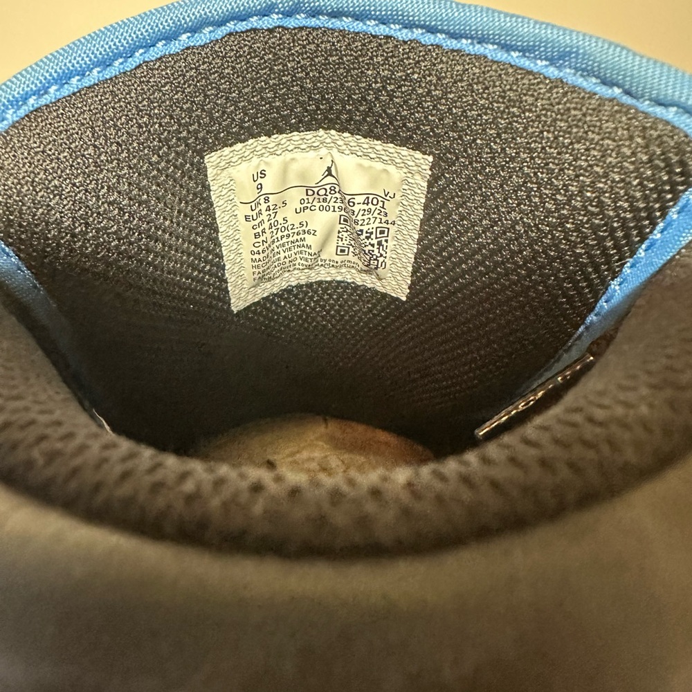 Jordan 1 Mid - Picture 5 of 5